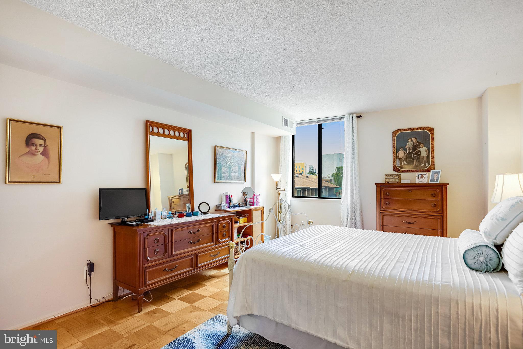 AMERICANA CENTRE - Residential Lease