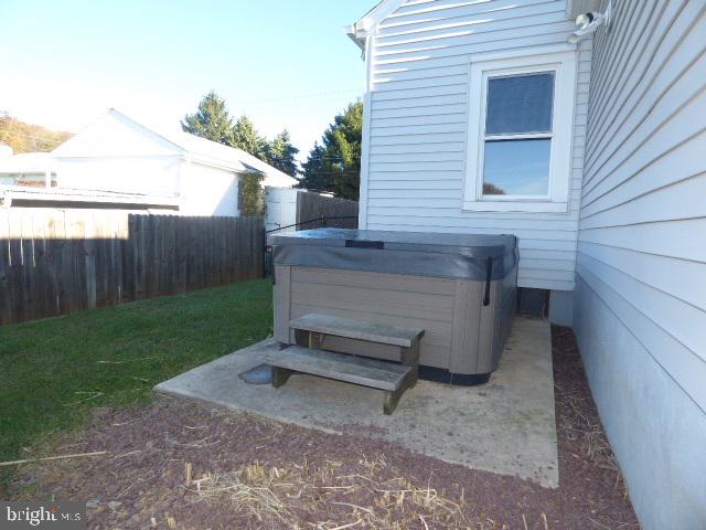 FRYSVILLE - Residential