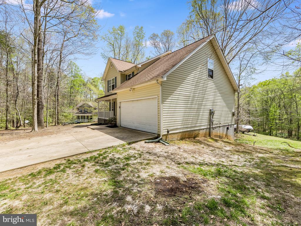 PRESIDENTIAL LAKES - Residential