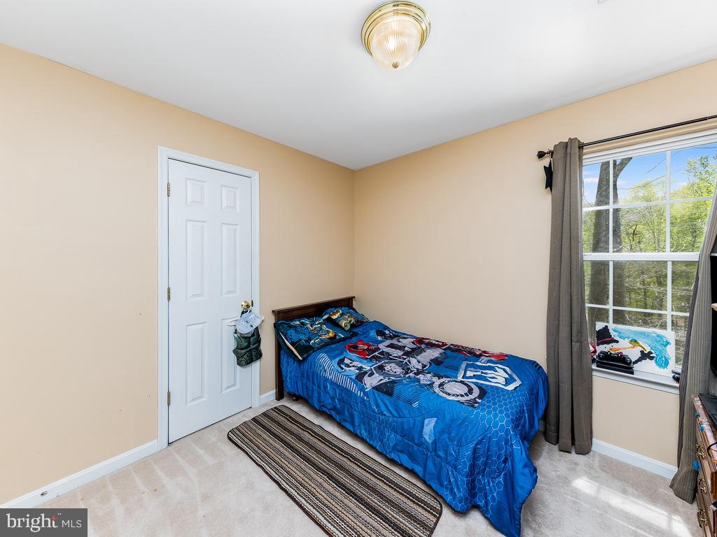 PRESIDENTIAL LAKES - Residential