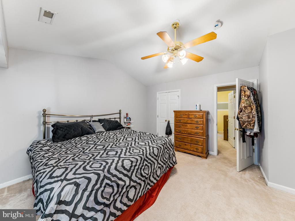 PRESIDENTIAL LAKES - Residential