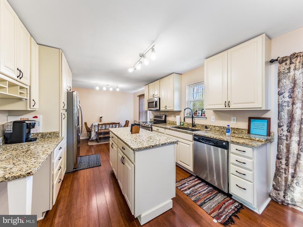 PRESIDENTIAL LAKES - Residential