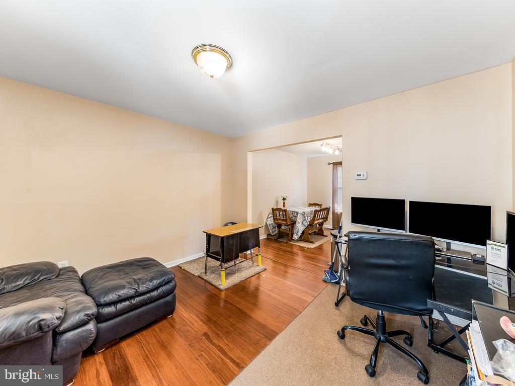 PRESIDENTIAL LAKES - Residential