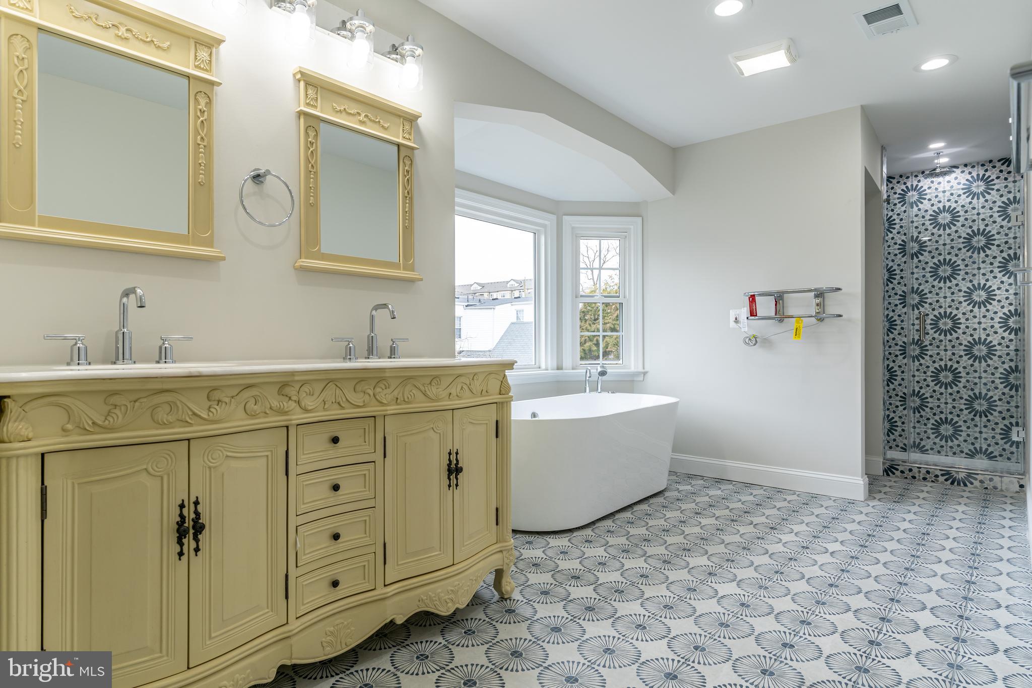 BARCROFT FOREST - Residential