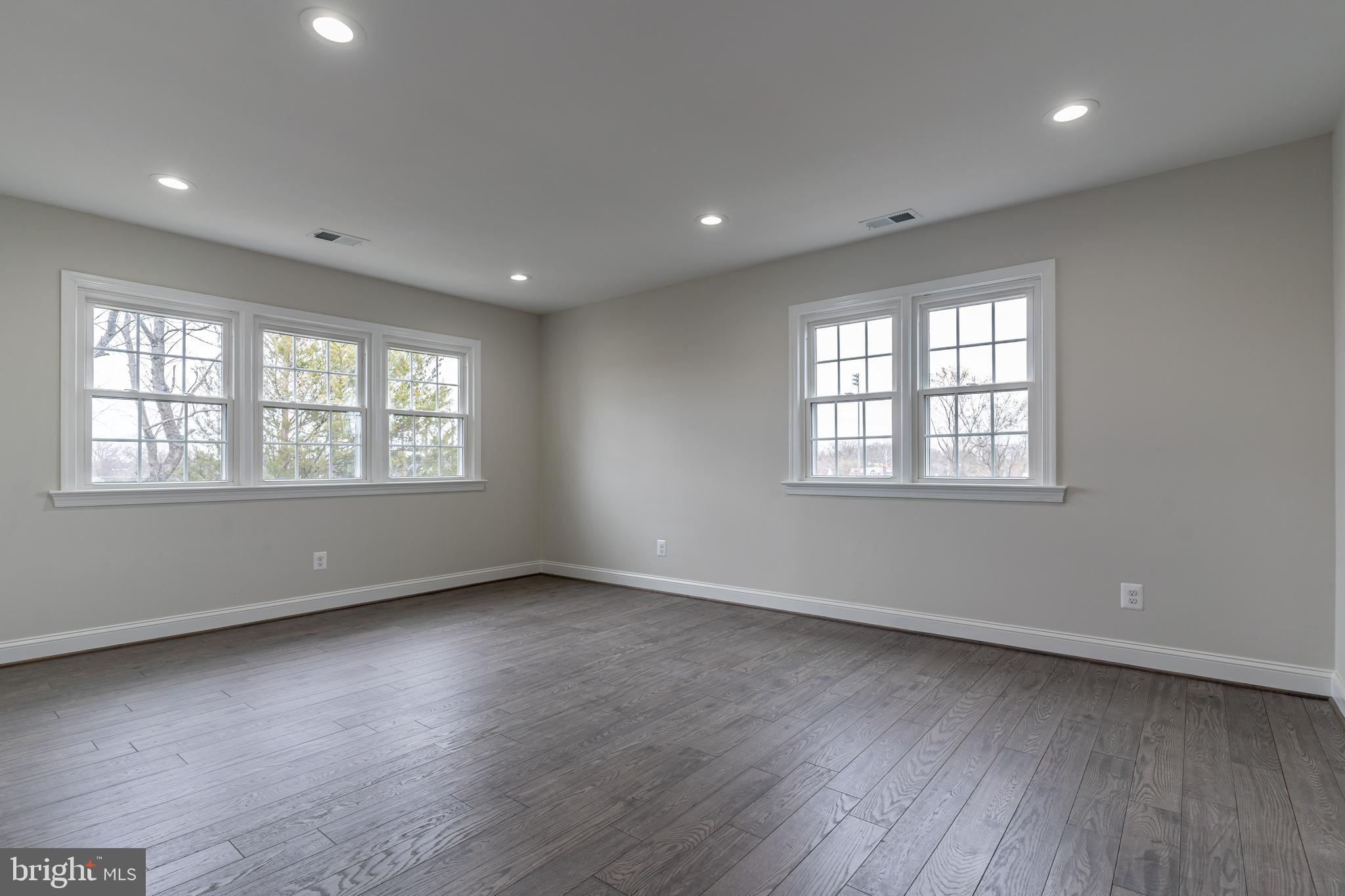 BARCROFT FOREST - Residential