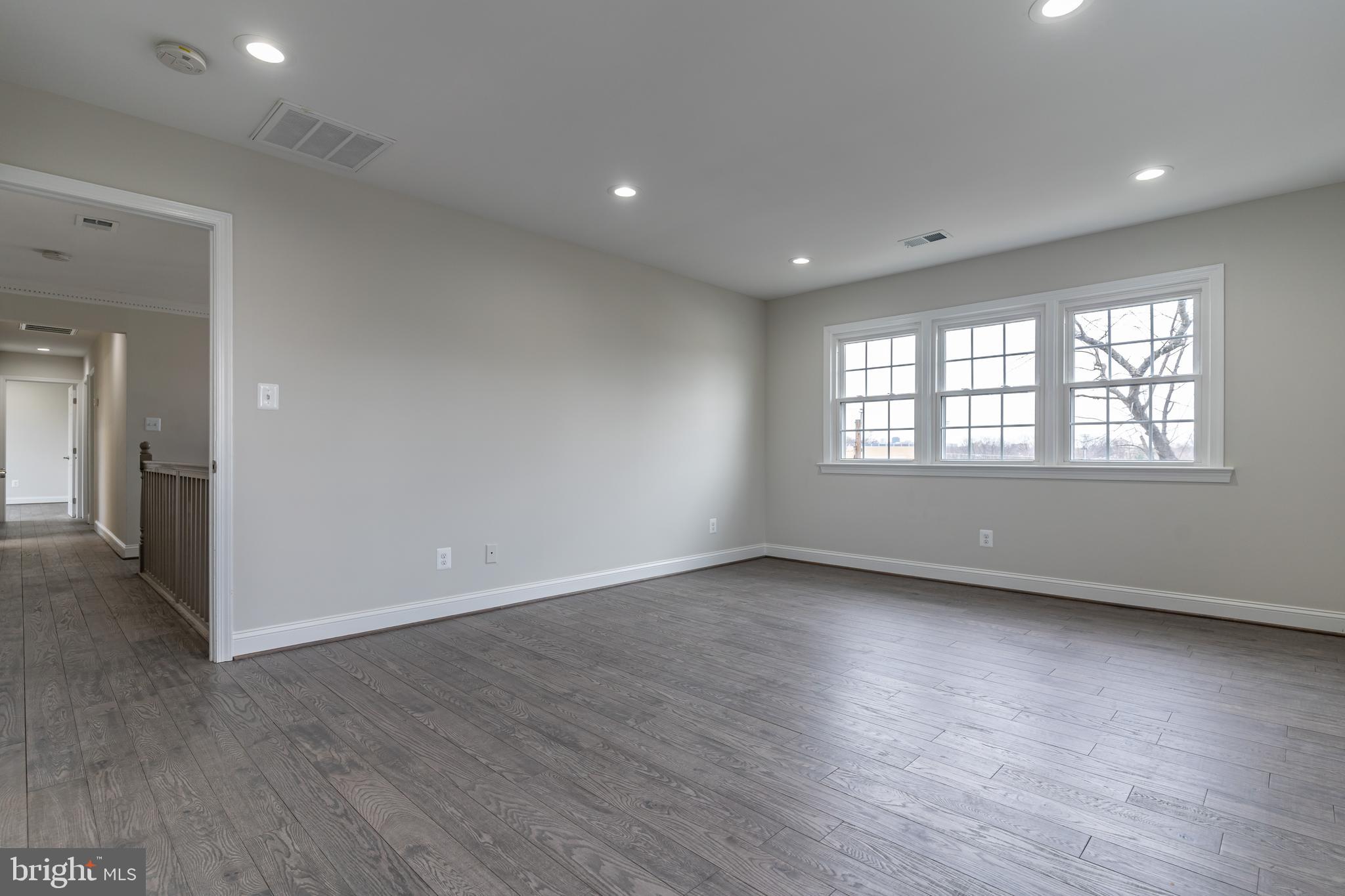 BARCROFT FOREST - Residential