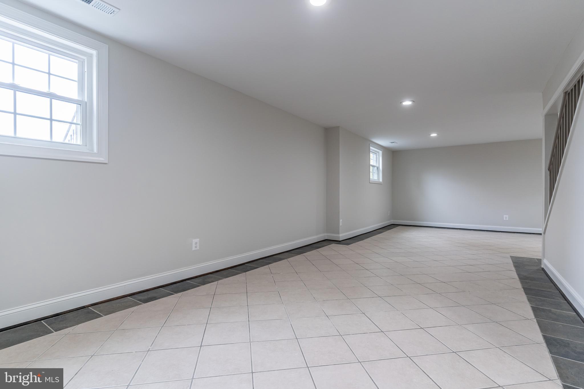 BARCROFT FOREST - Residential