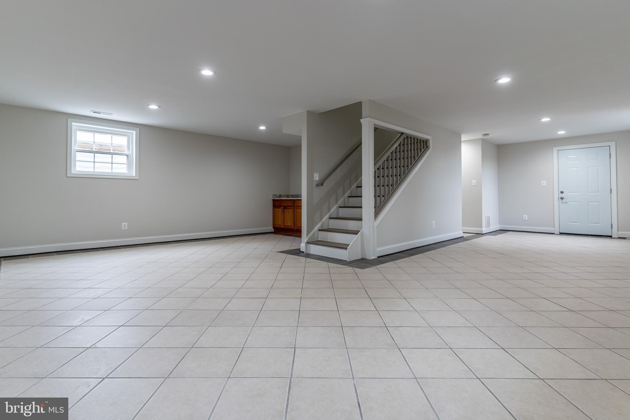 BARCROFT FOREST - Residential