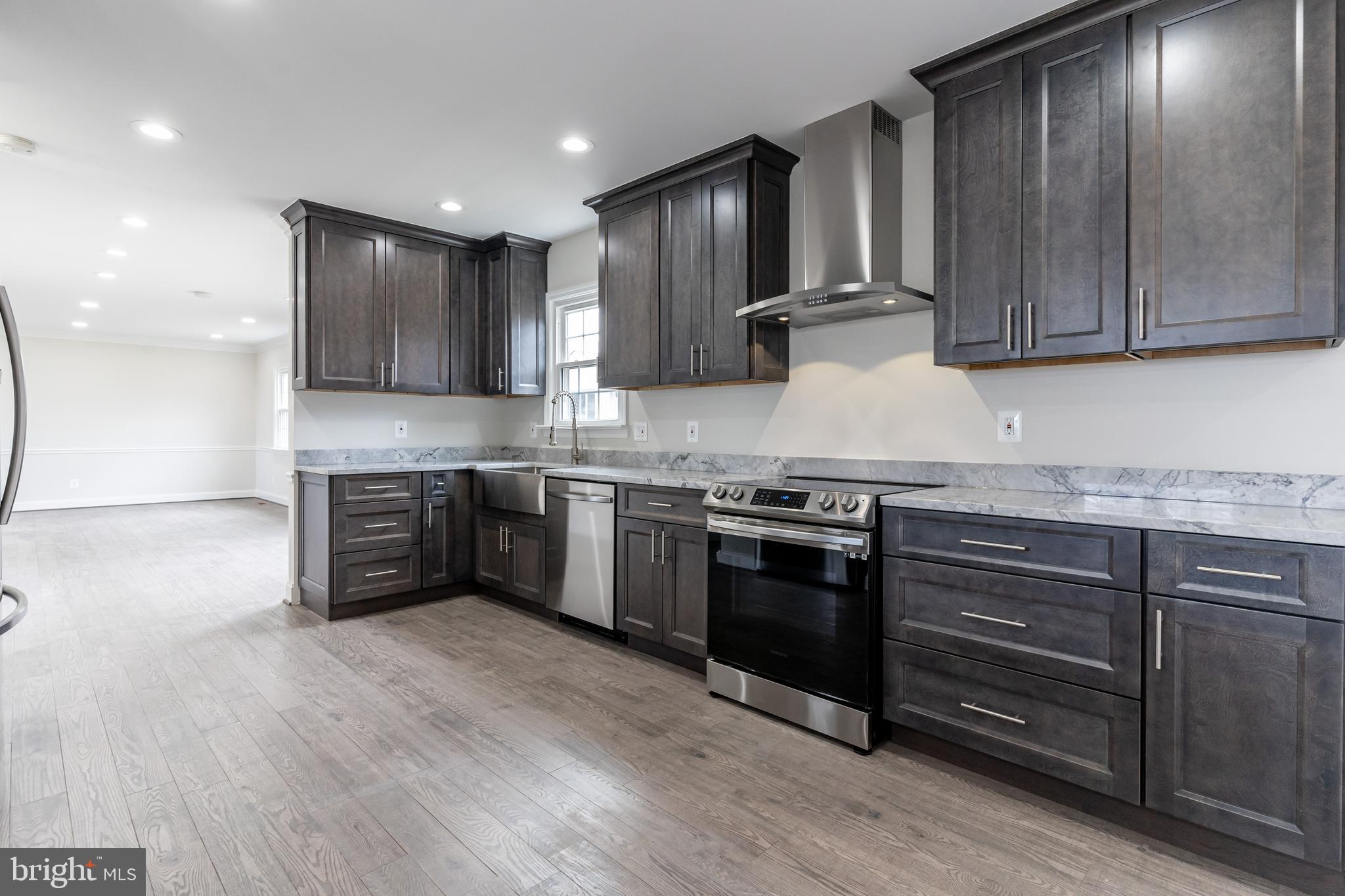 BARCROFT FOREST - Residential