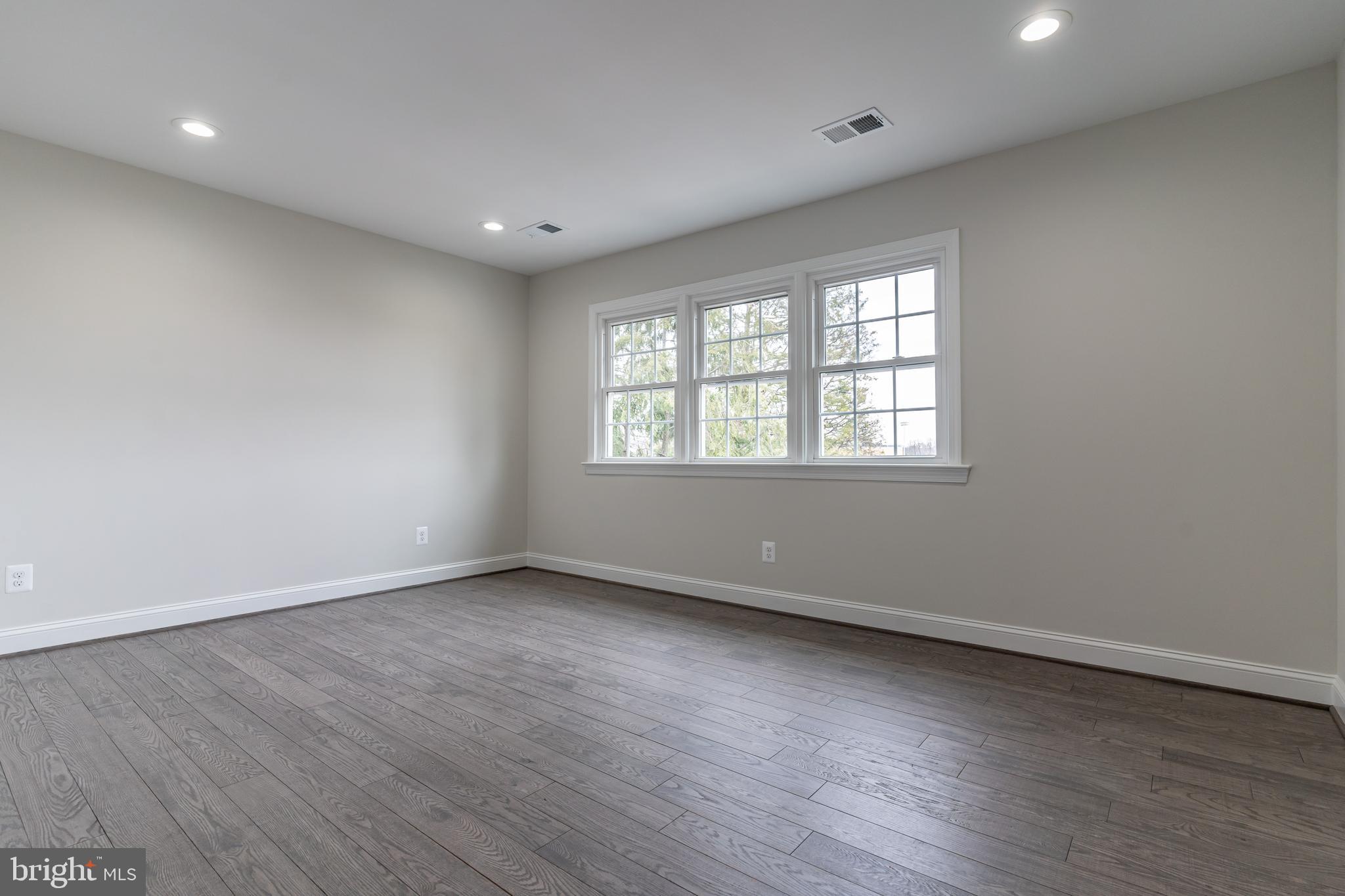 BARCROFT FOREST - Residential