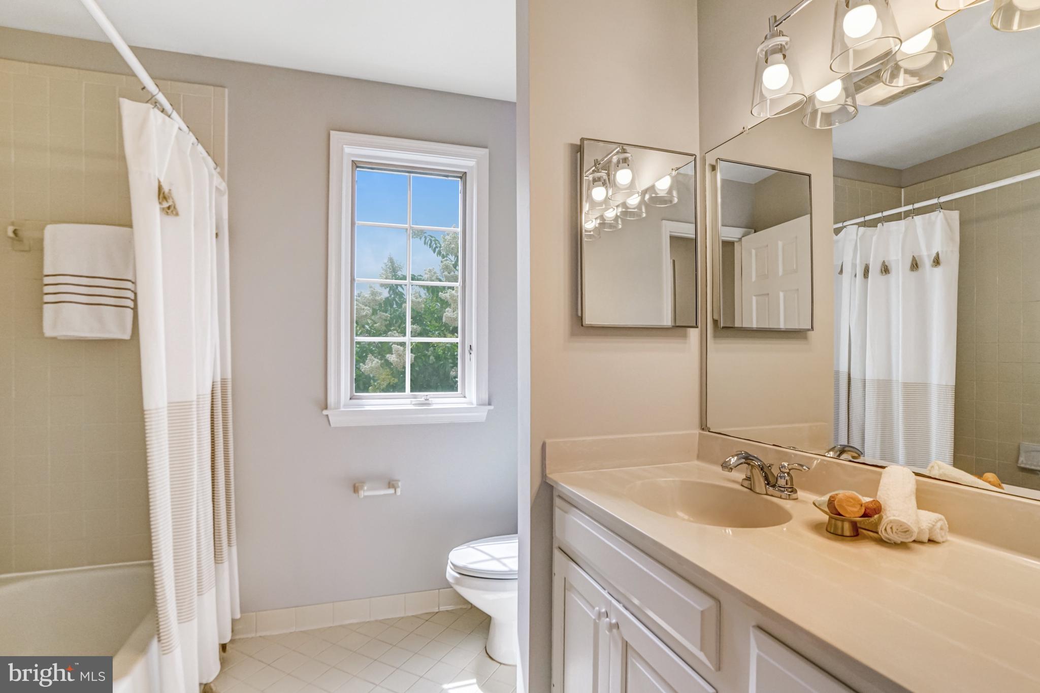 LEE HEIGHTS - Residential