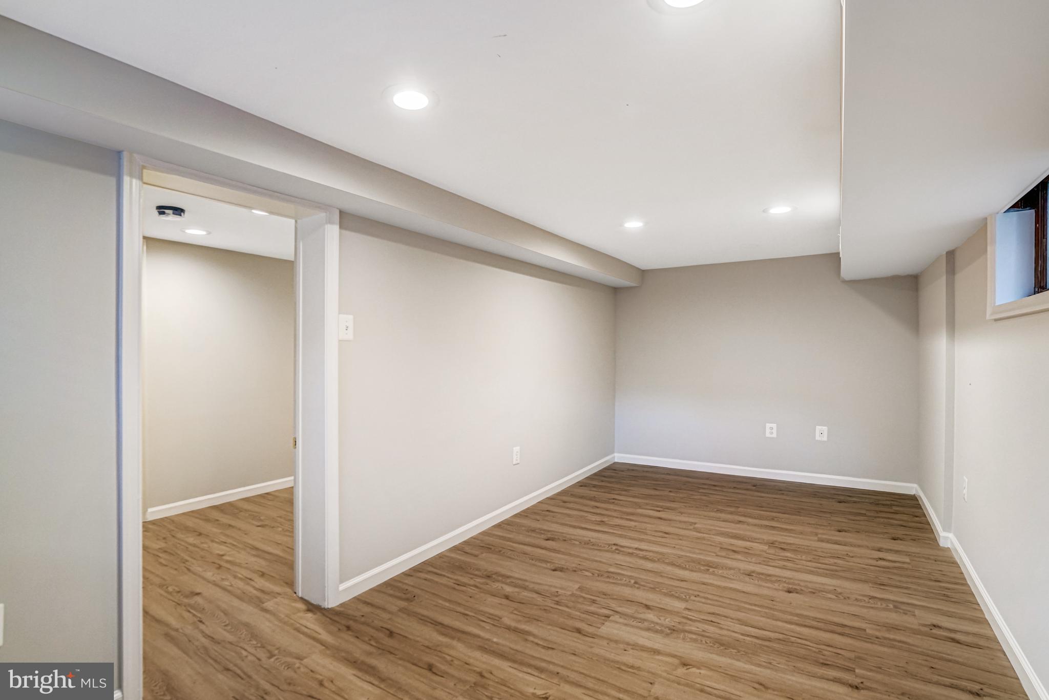 LEE HEIGHTS - Residential