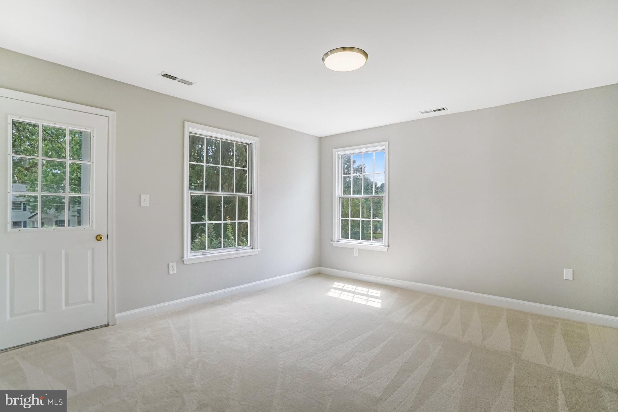 LEE HEIGHTS - Residential