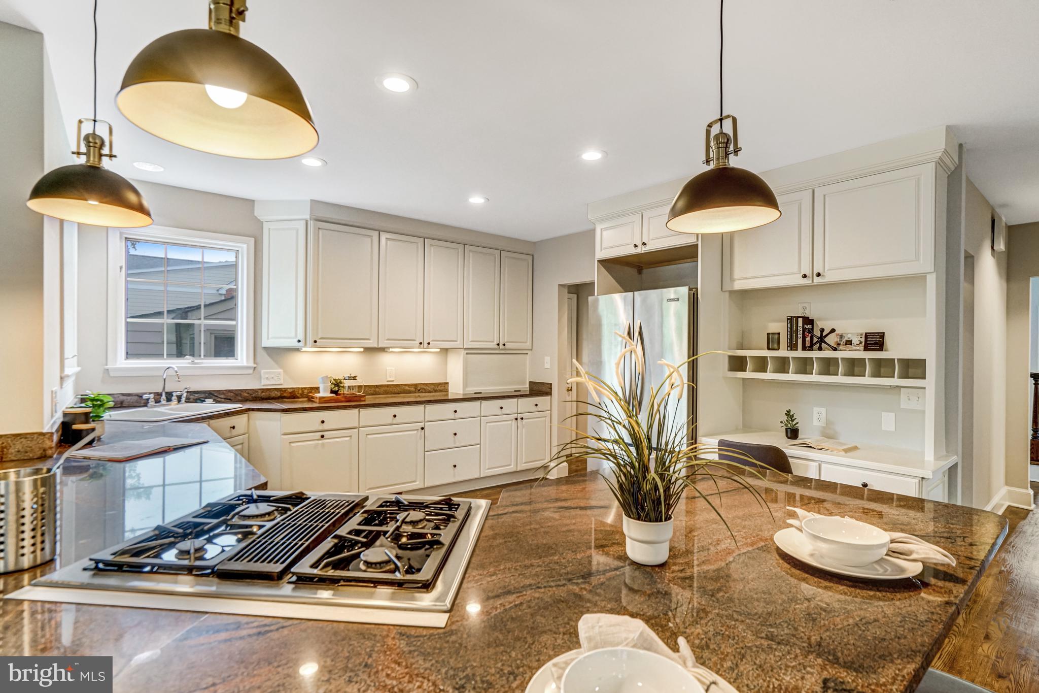 LEE HEIGHTS - Residential