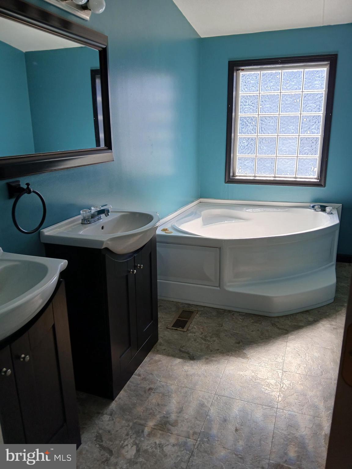 LISA LAKE MBH PARK - Residential