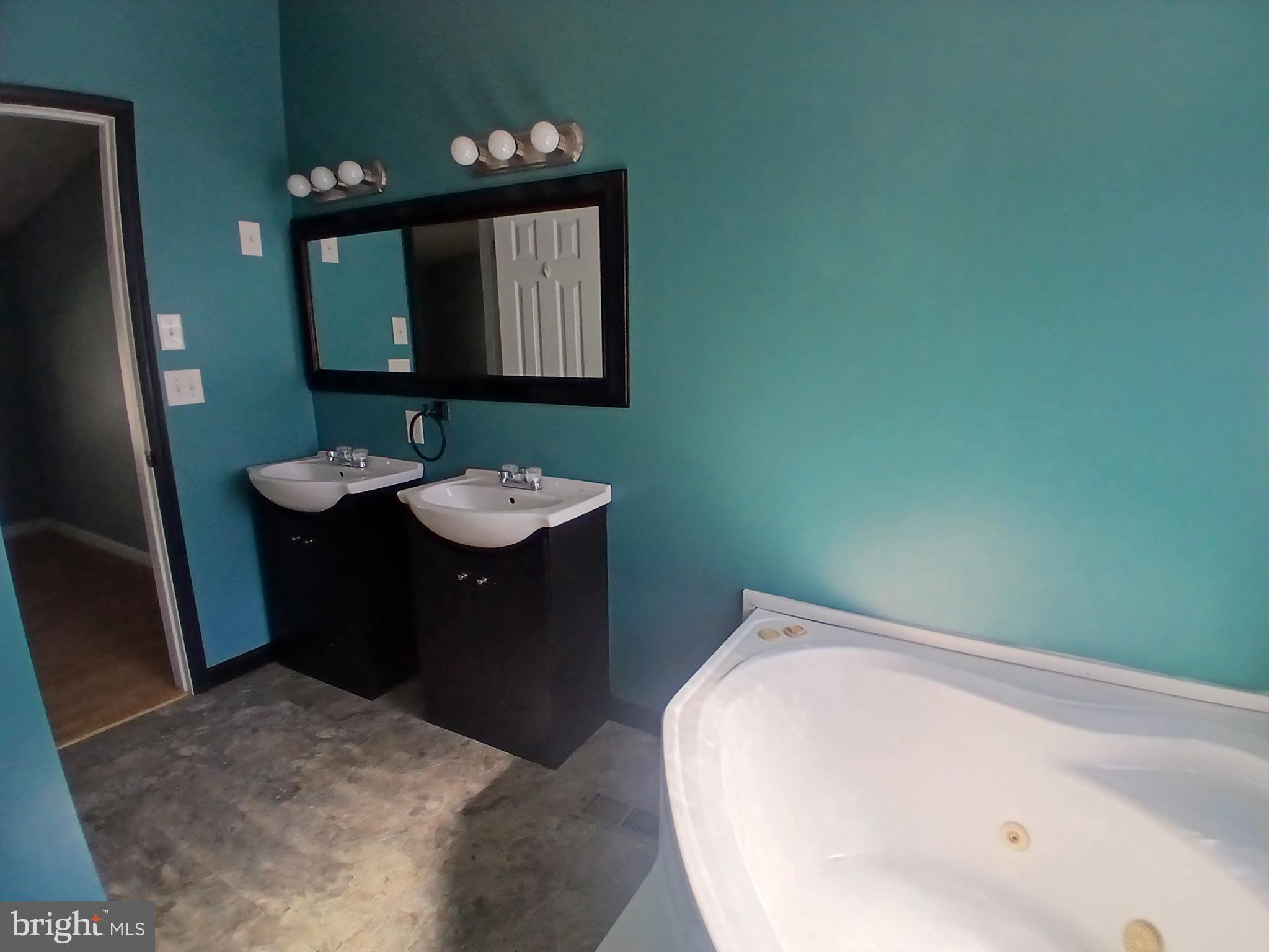 LISA LAKE MBH PARK - Residential