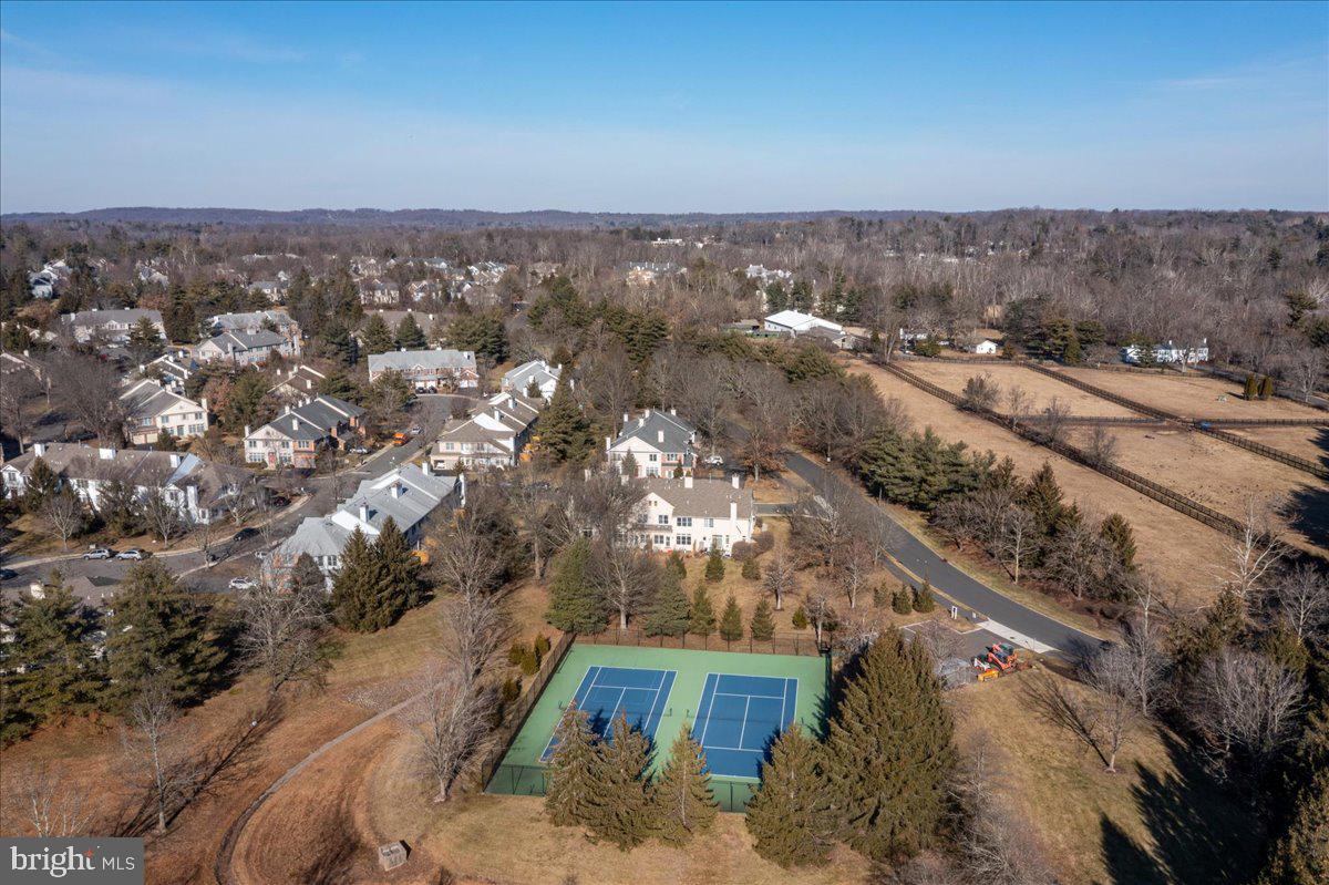 WASHINGTON OAKS - Residential