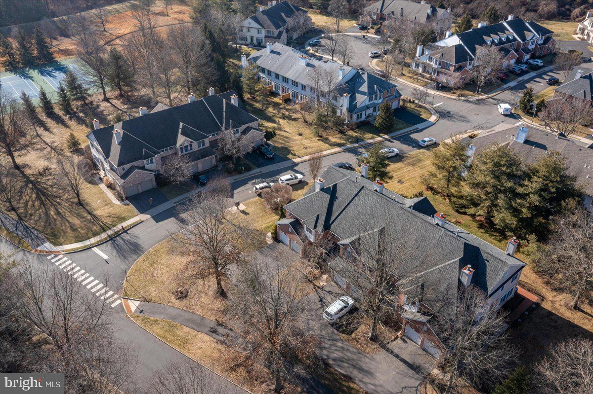 WASHINGTON OAKS - Residential