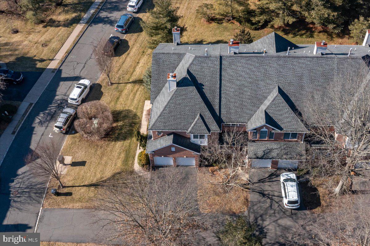 WASHINGTON OAKS - Residential