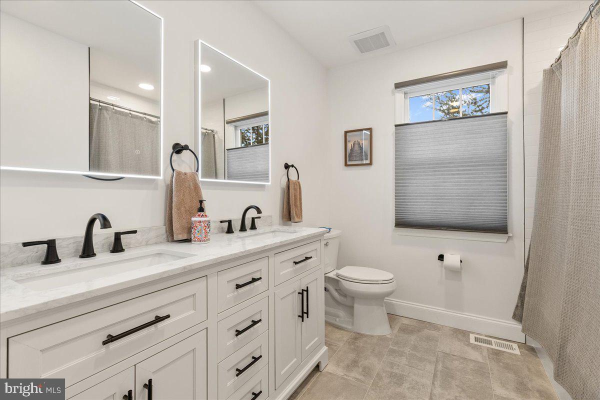 WASHINGTON OAKS - Residential