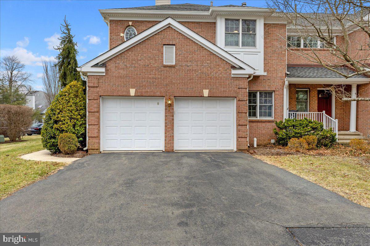 WASHINGTON OAKS - Residential