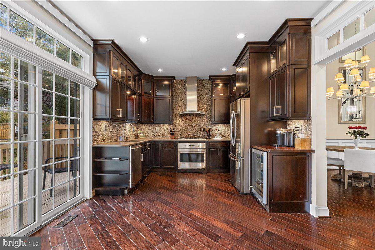 WASHINGTON OAKS - Residential