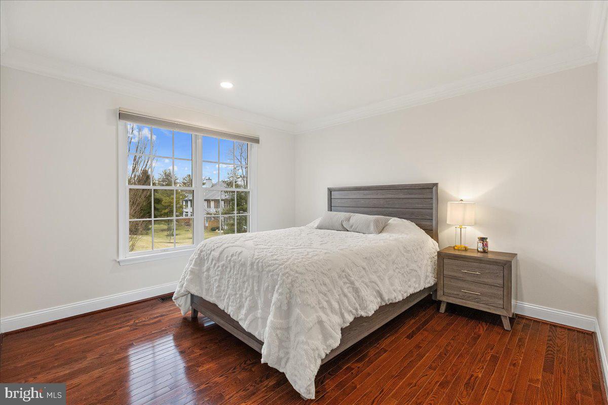 WASHINGTON OAKS - Residential