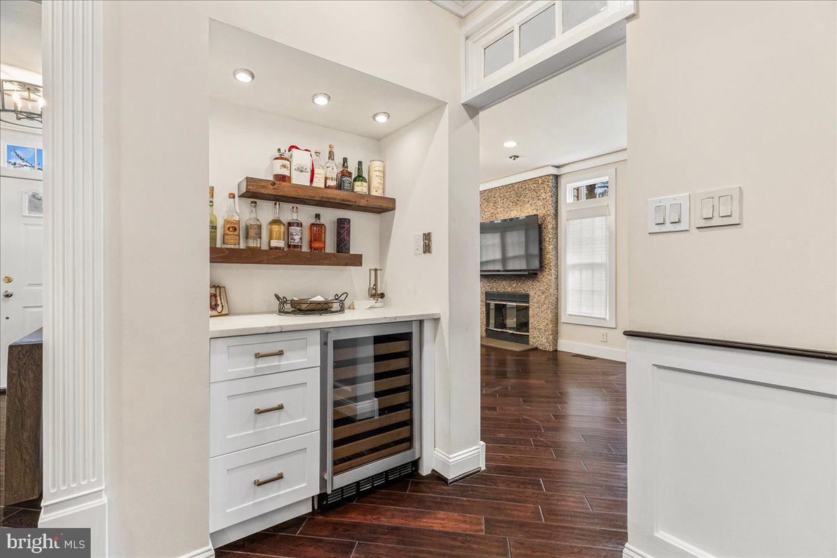 WASHINGTON OAKS - Residential