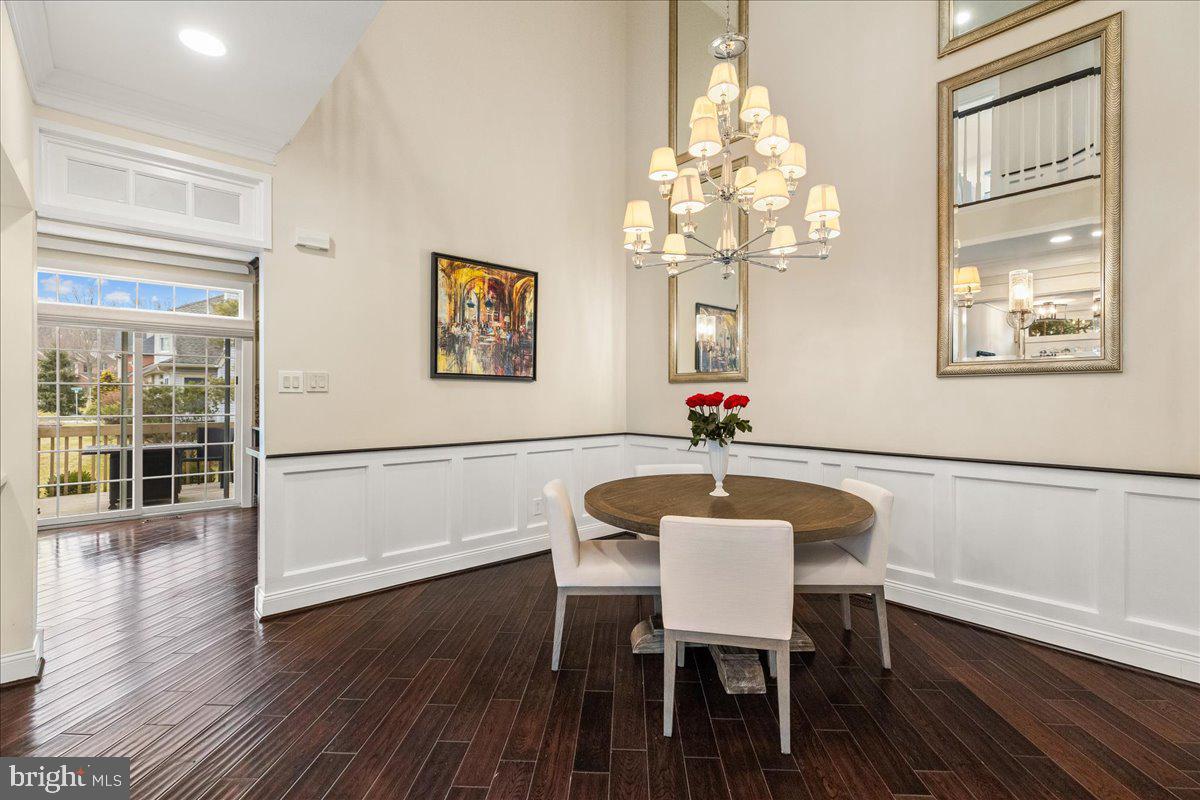 WASHINGTON OAKS - Residential