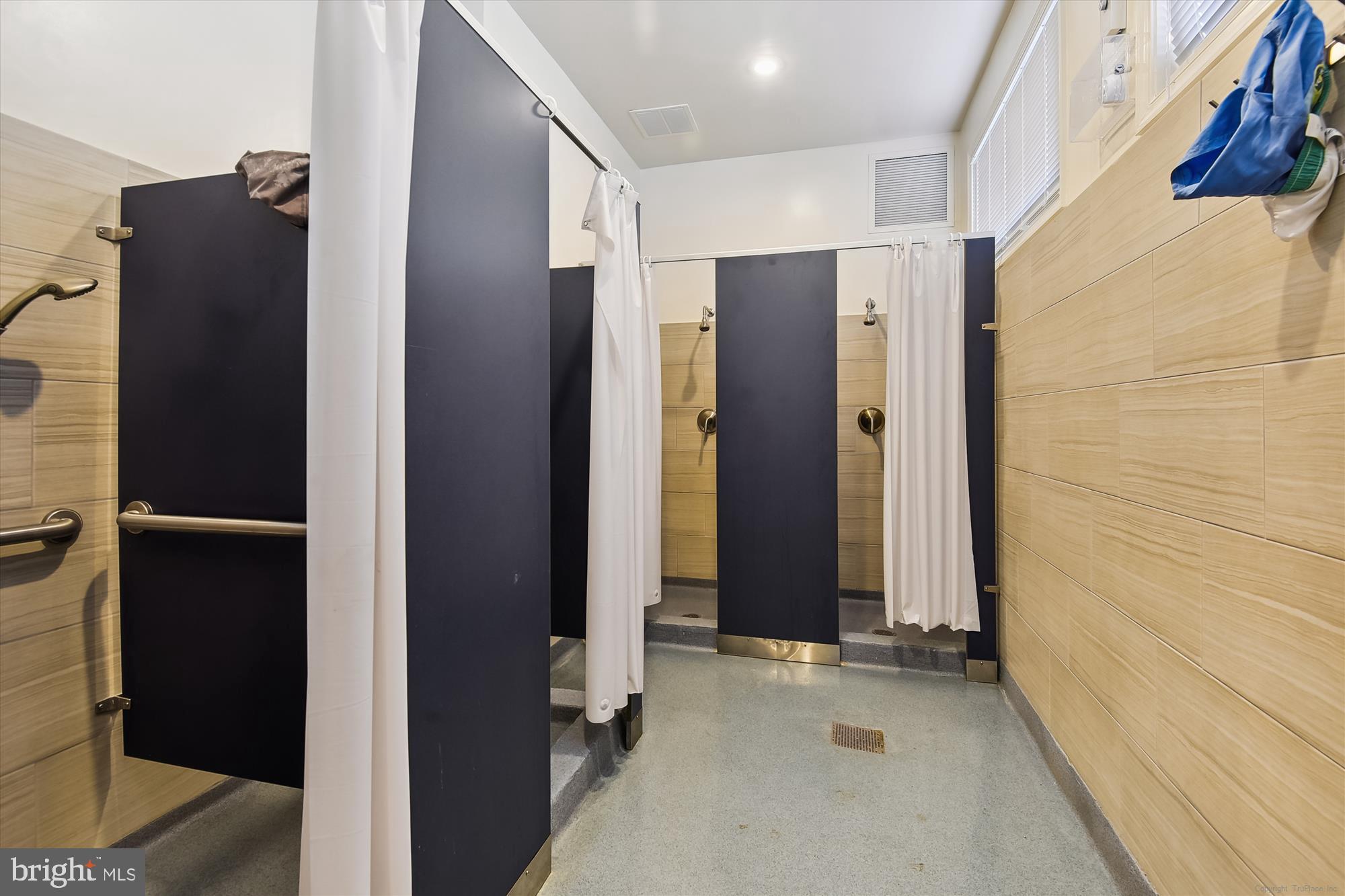 RENAISSANCE AT TYSONS - Residential Lease