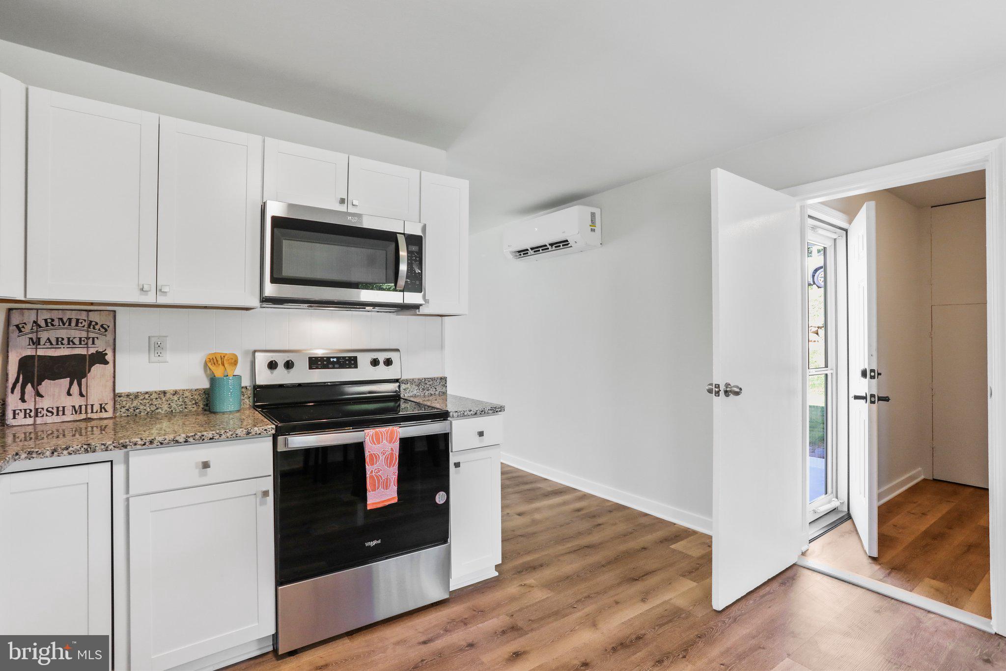 WHITE ROCK - Residential