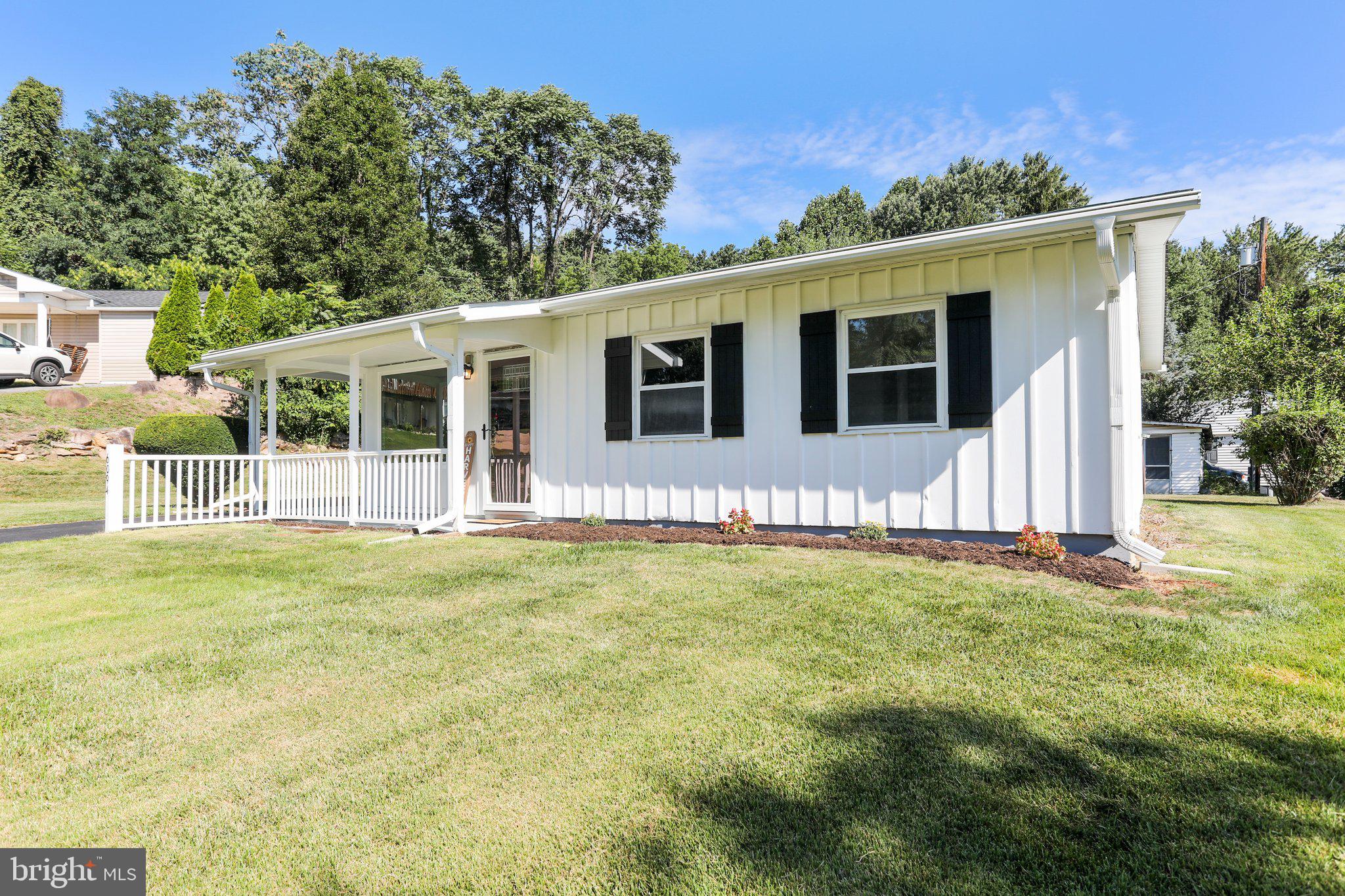 WHITE ROCK - Residential