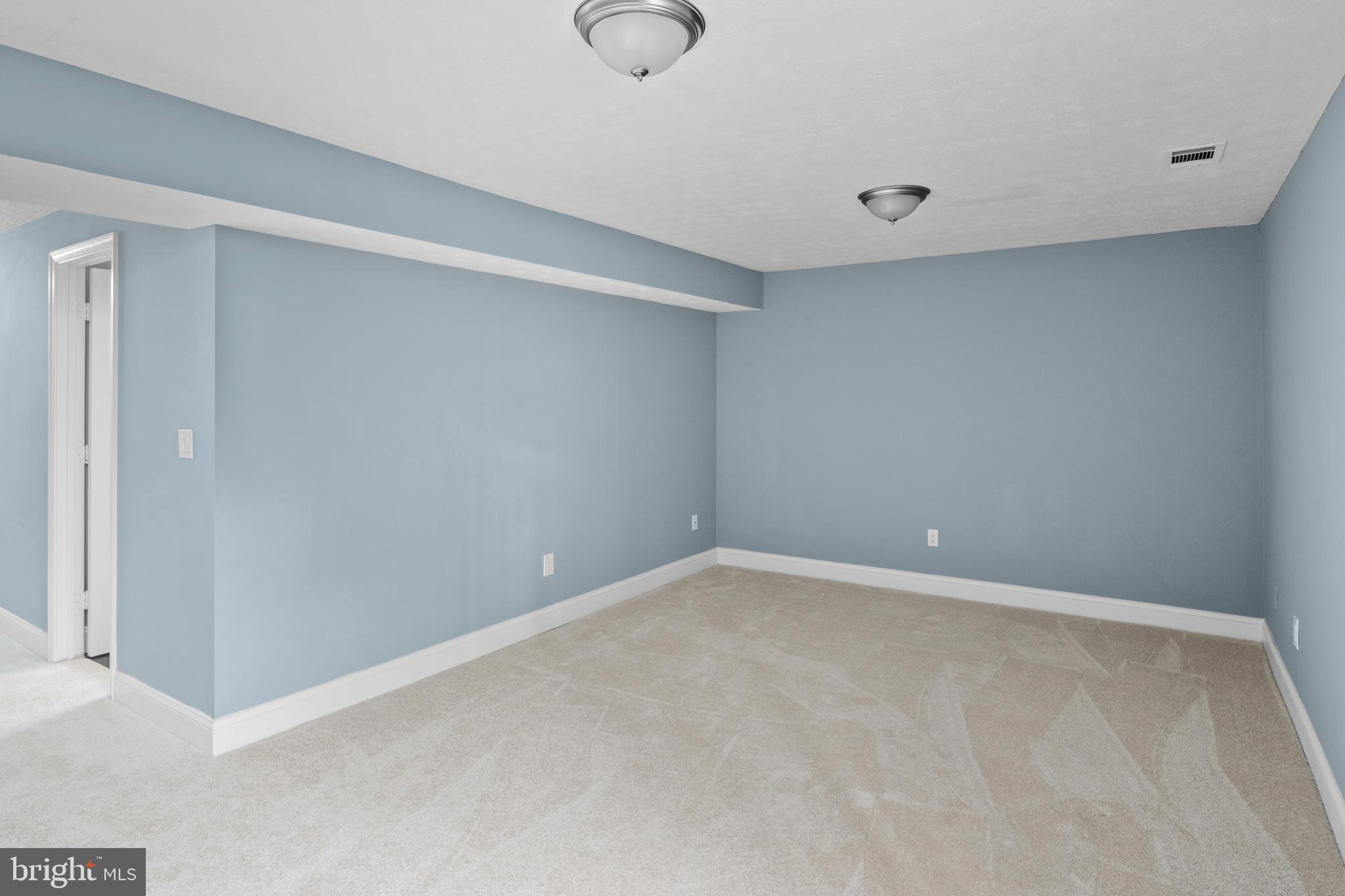 CASTINE - Residential Lease