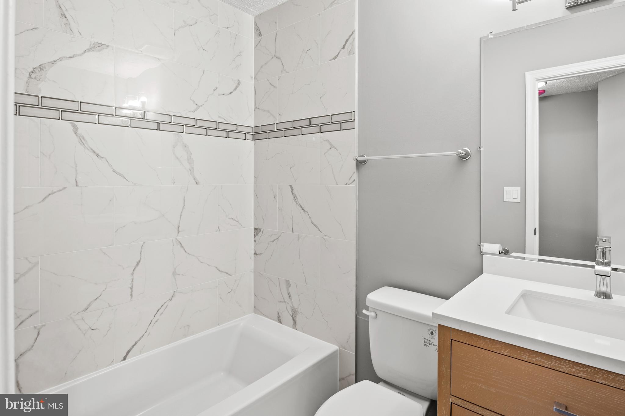 CASTINE - Residential Lease