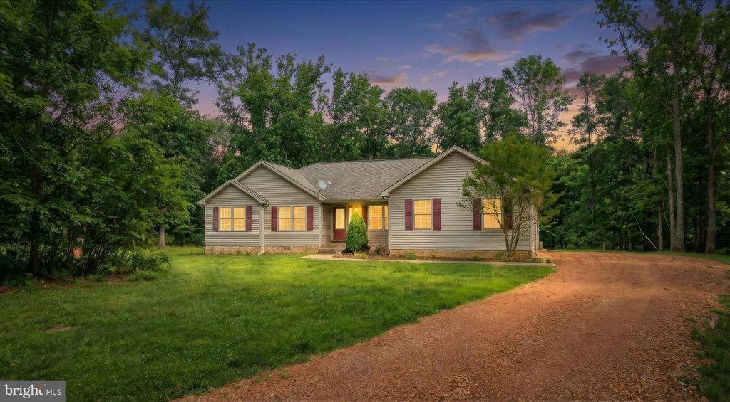 Photo of 4 Jaskiewicz Way, WHITE HAVEN, PA 18661 (MLS # PALU2002784)