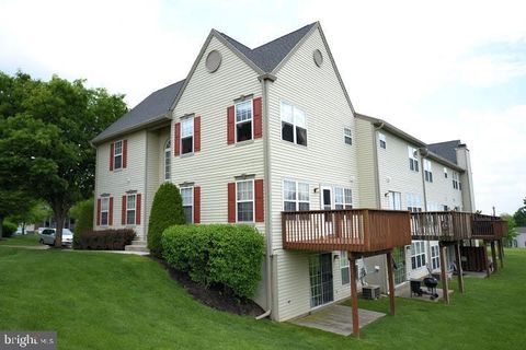 Tiny photo for 115 Farrington Court, COLLEGEVILLE, PA 19426 (MLS # PAMC2166870)