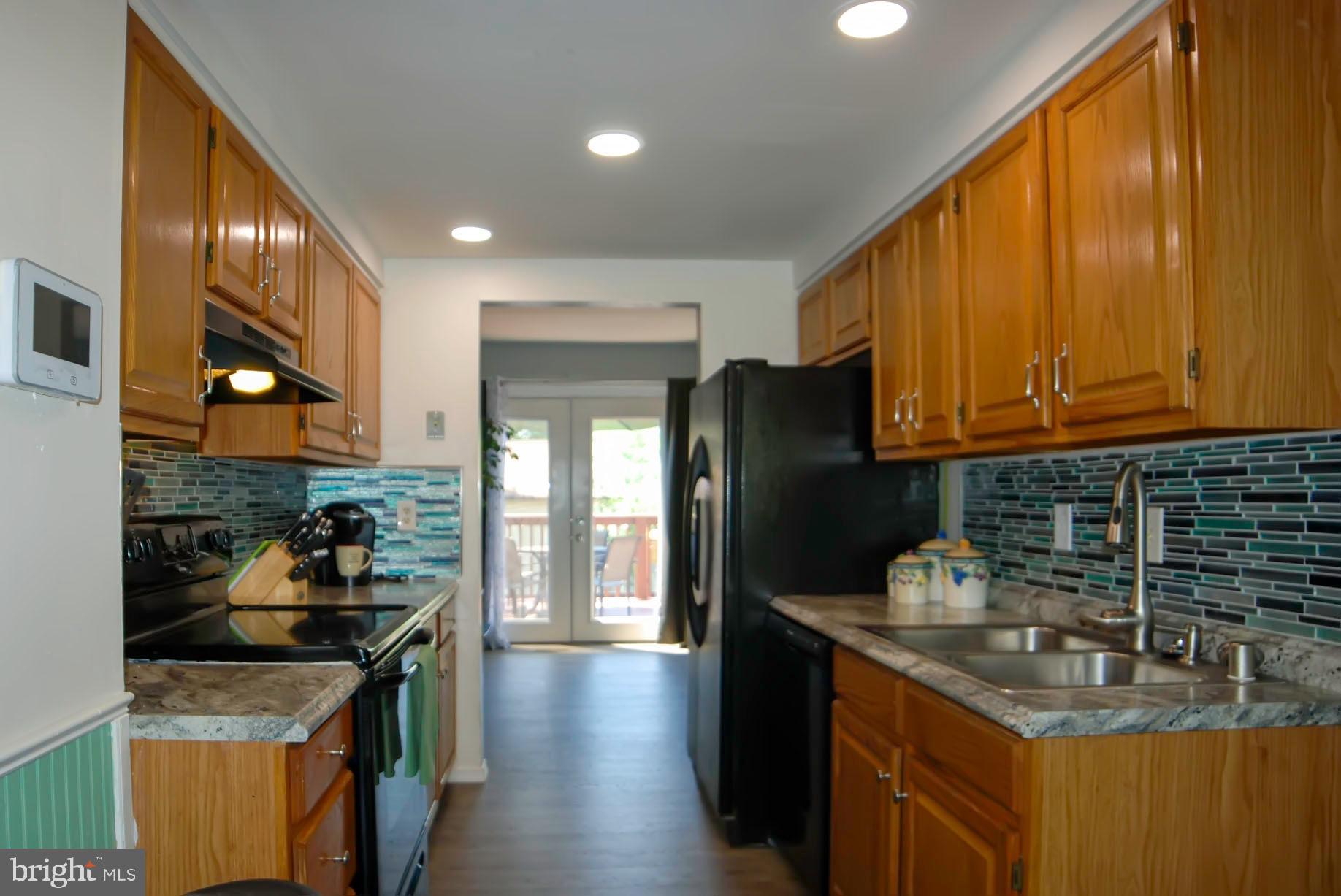 CROFTON MEADOWS - Residential