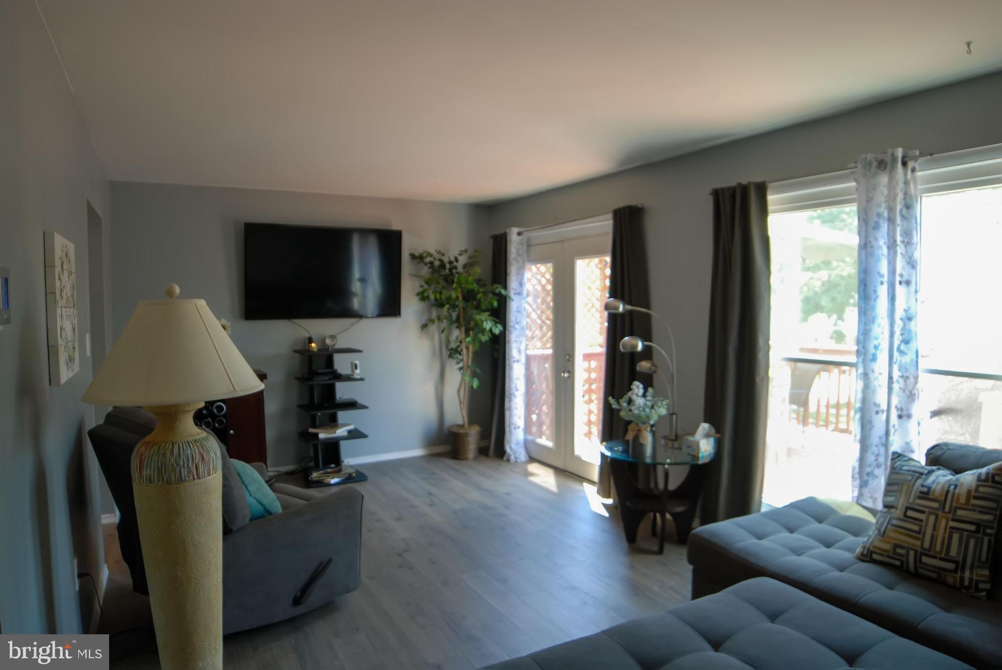 CROFTON MEADOWS - Residential