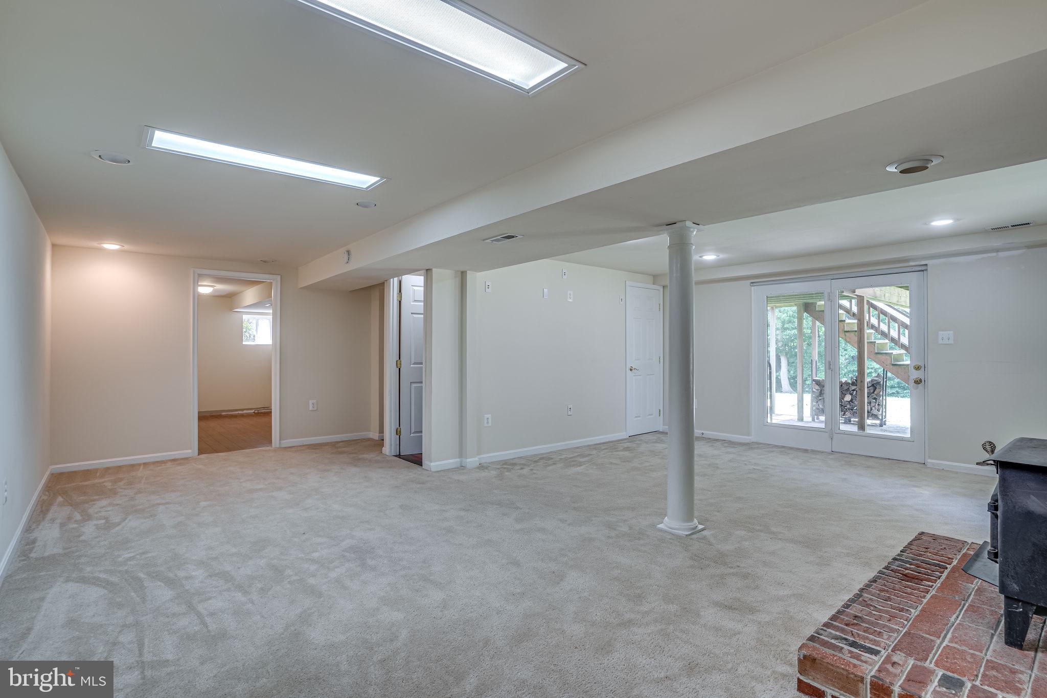 CAVALIER COUNTRY - Residential Lease