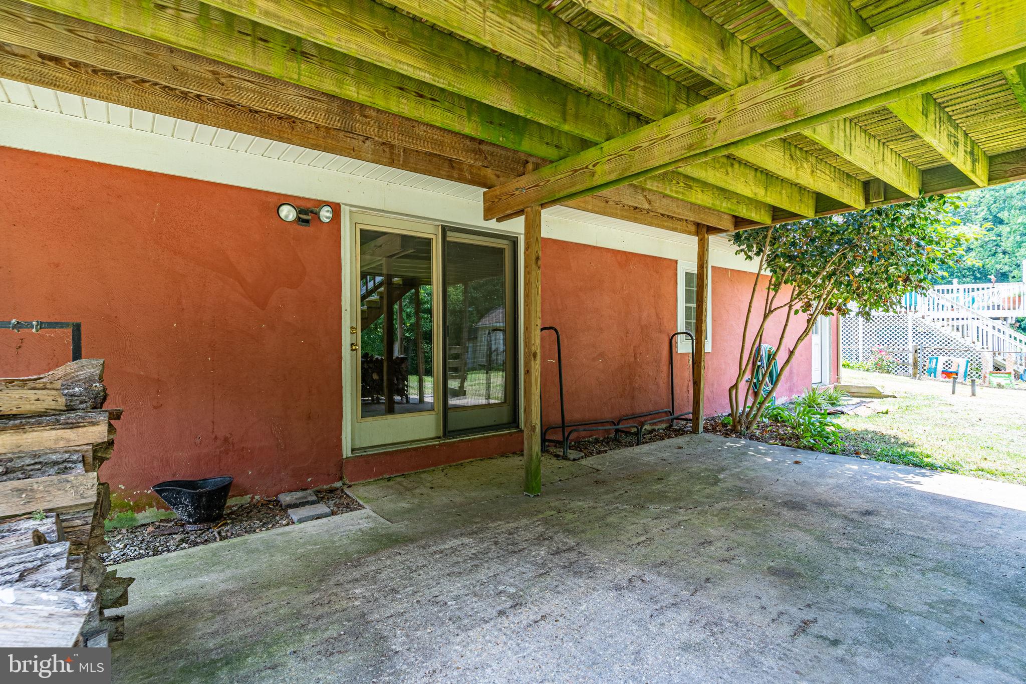 CAVALIER COUNTRY - Residential Lease