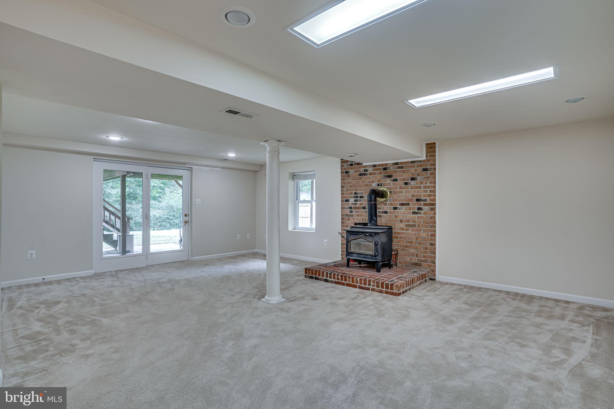 CAVALIER COUNTRY - Residential Lease