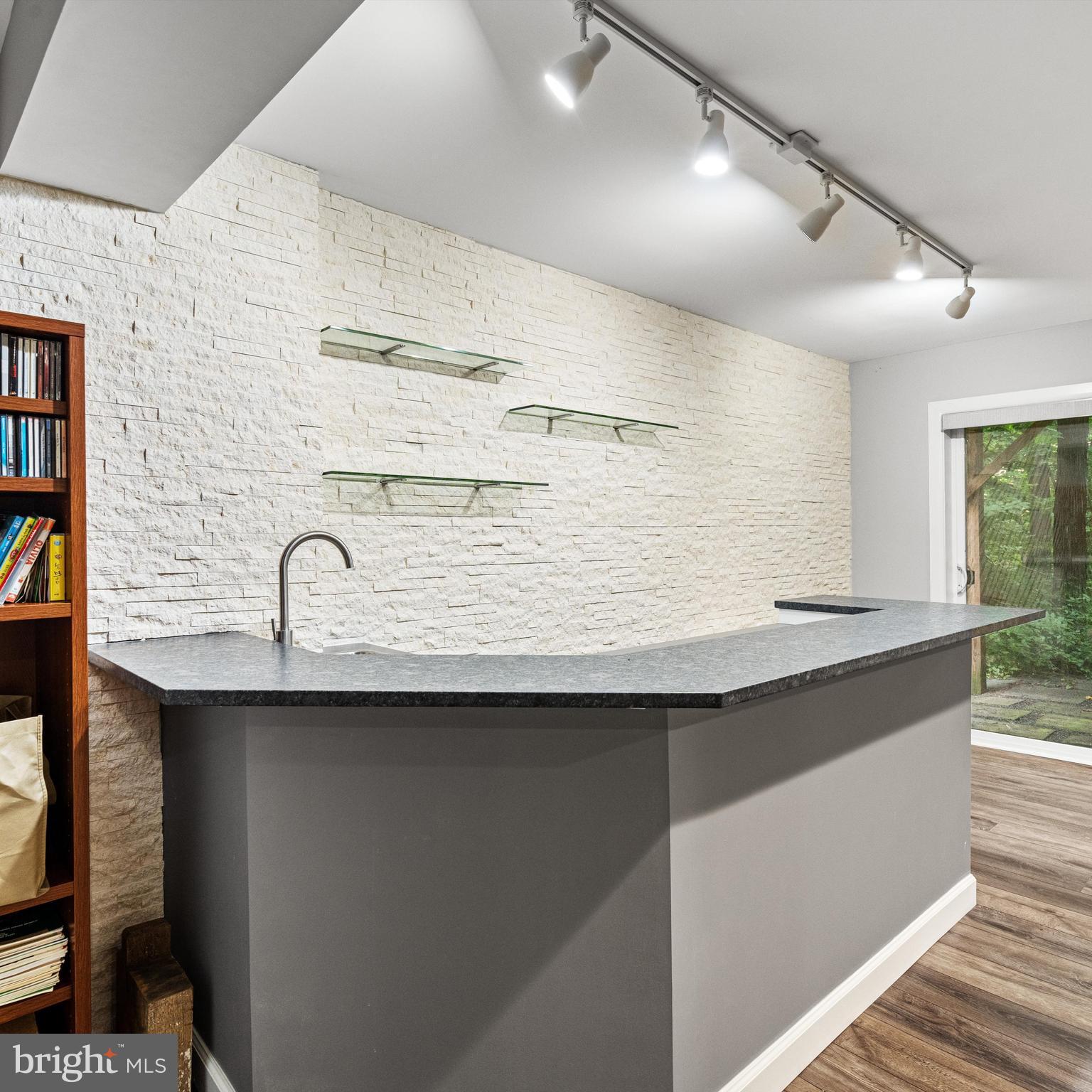 GREAT OAKS - Residential Lease