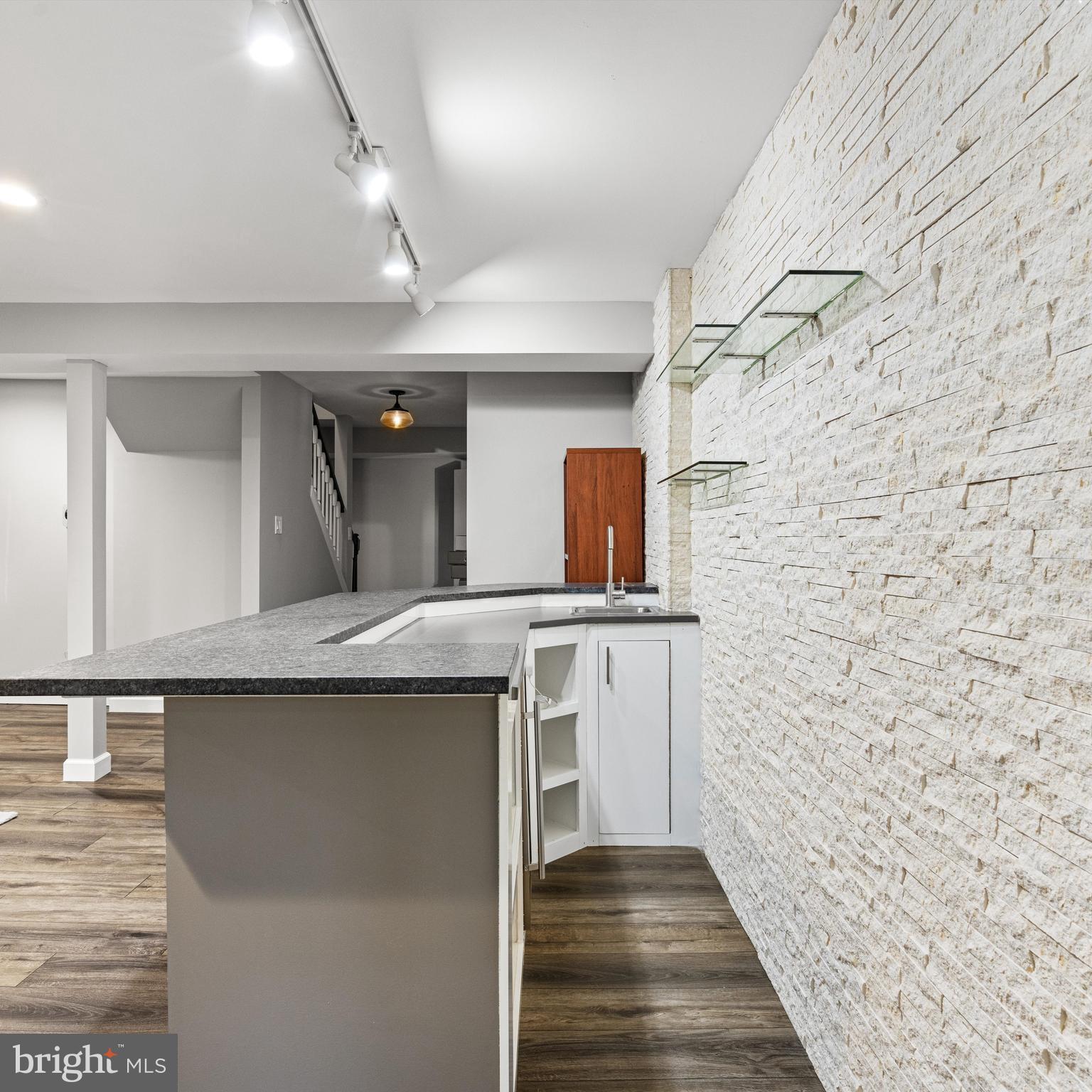 GREAT OAKS - Residential Lease