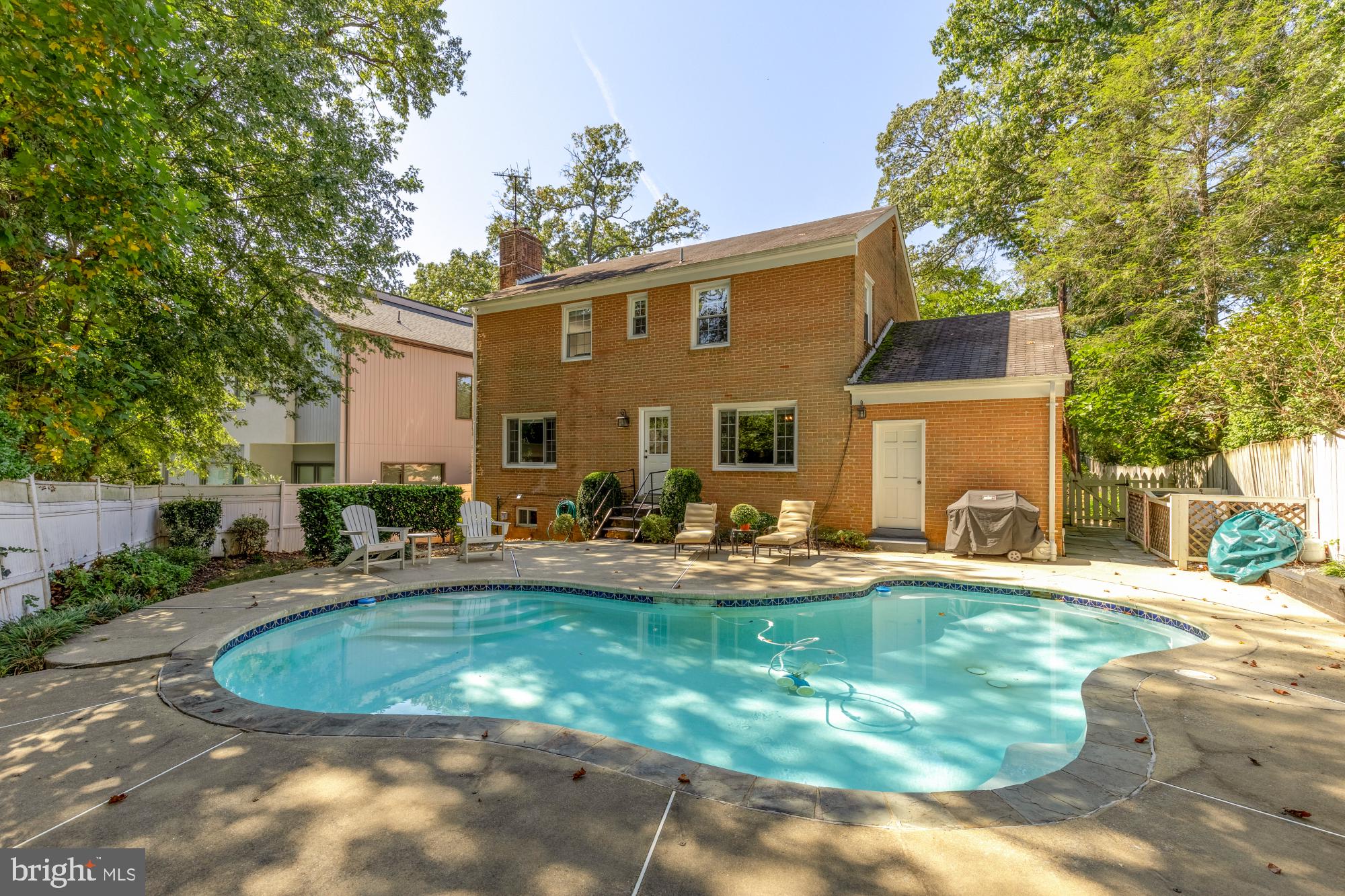 COUNTRY CLUB FOREST - Residential