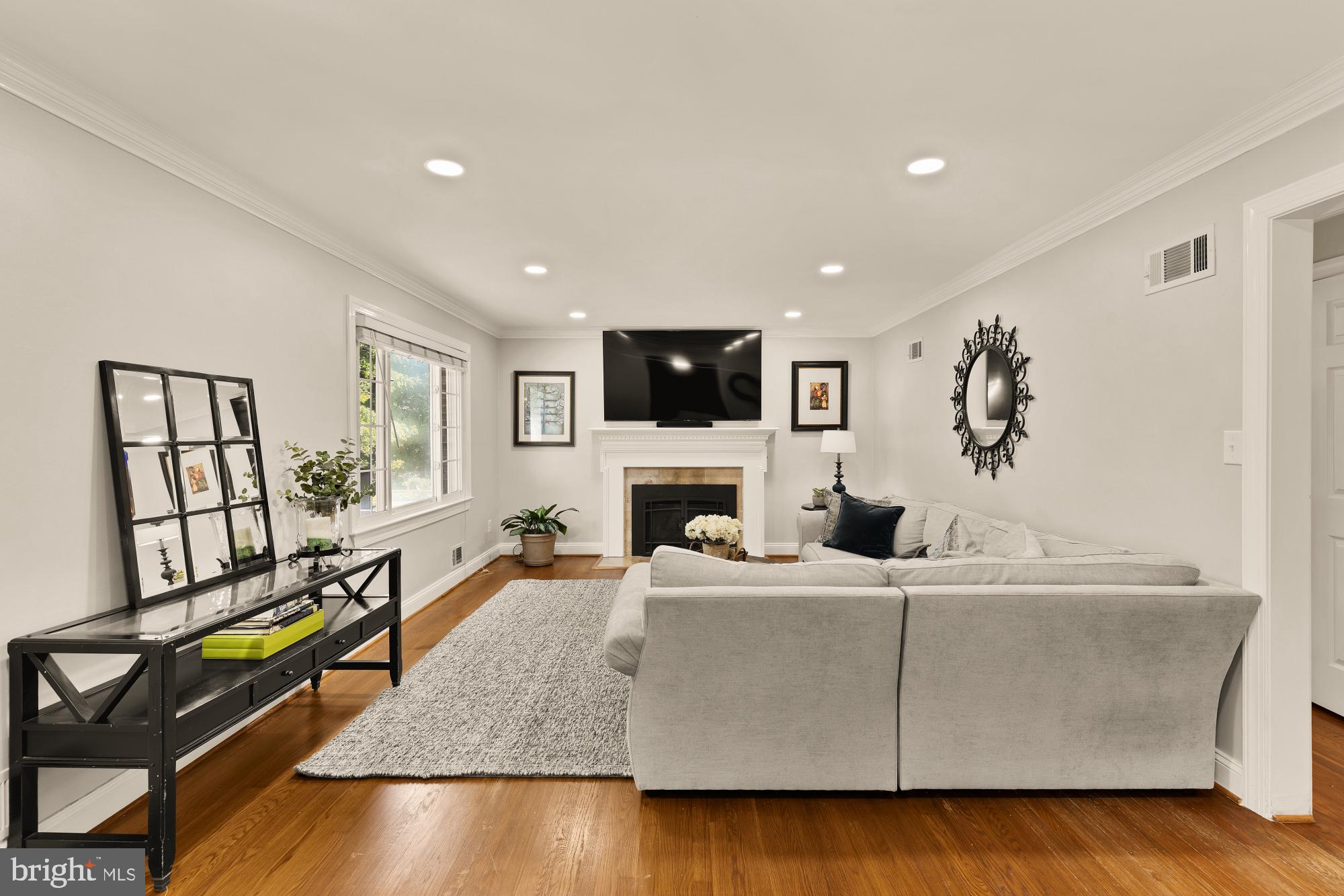 COUNTRY CLUB FOREST - Residential