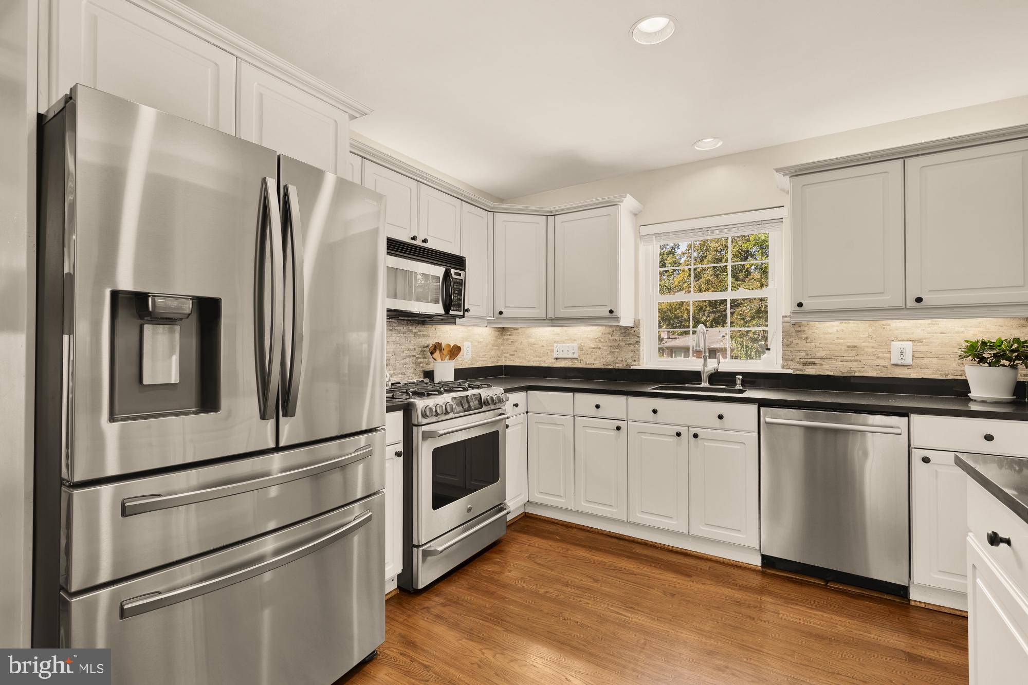 COUNTRY CLUB FOREST - Residential