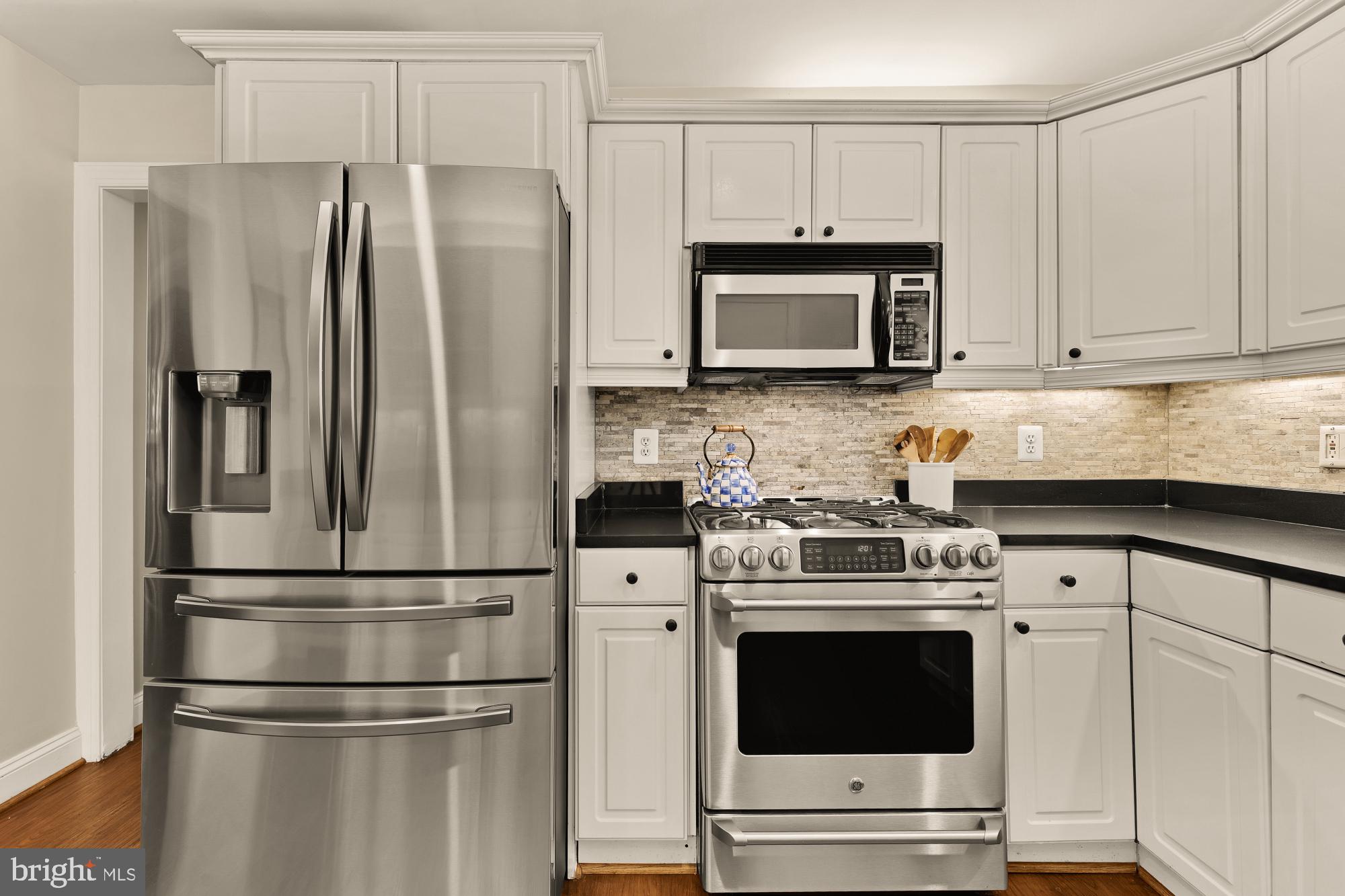 COUNTRY CLUB FOREST - Residential