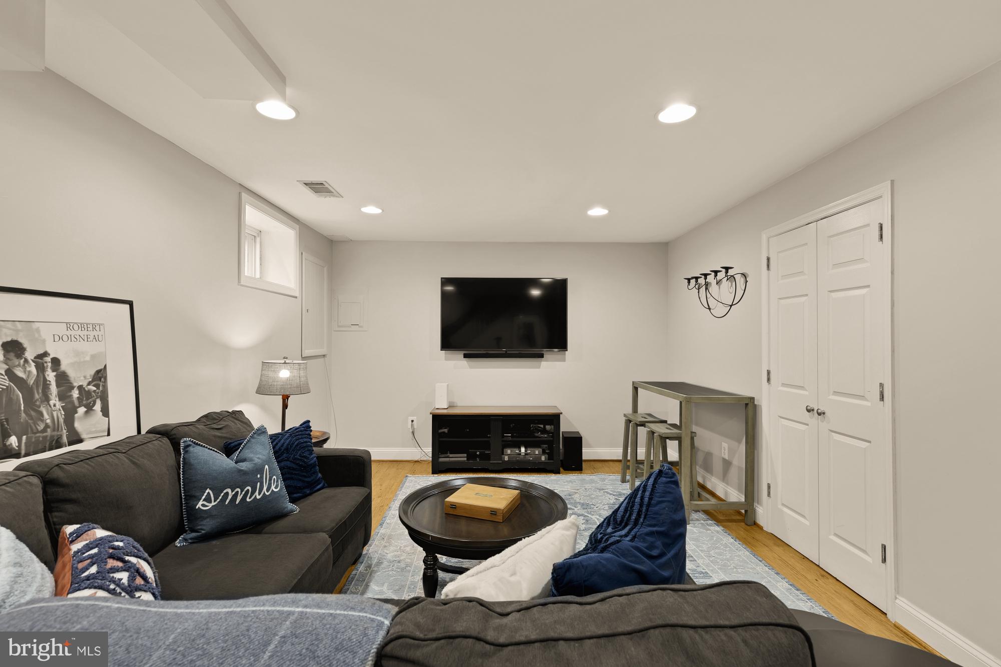 COUNTRY CLUB FOREST - Residential