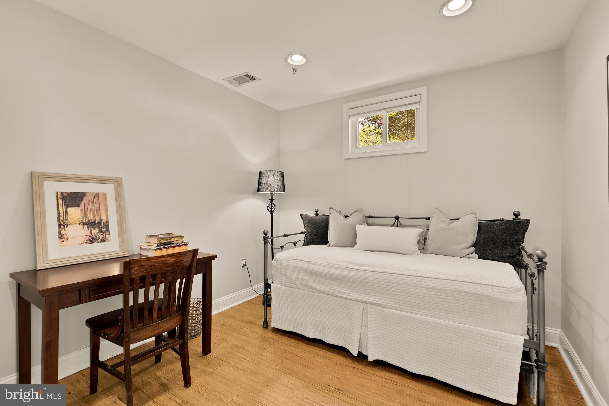 COUNTRY CLUB FOREST - Residential