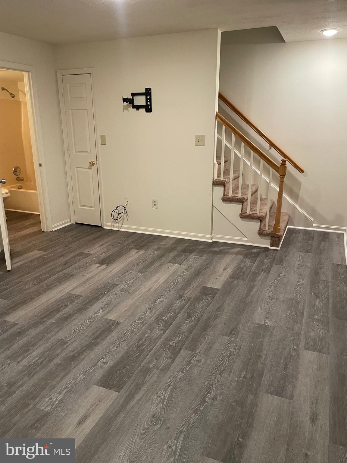 SPRING VALLEY - Residential